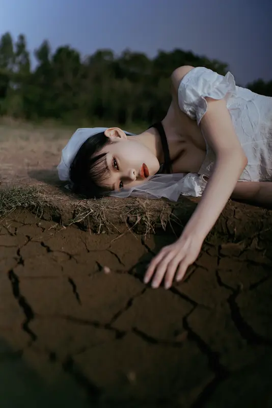 [YITUYU艺图语]2025.01.23 大地的嫁衣 大何 - 艺图语